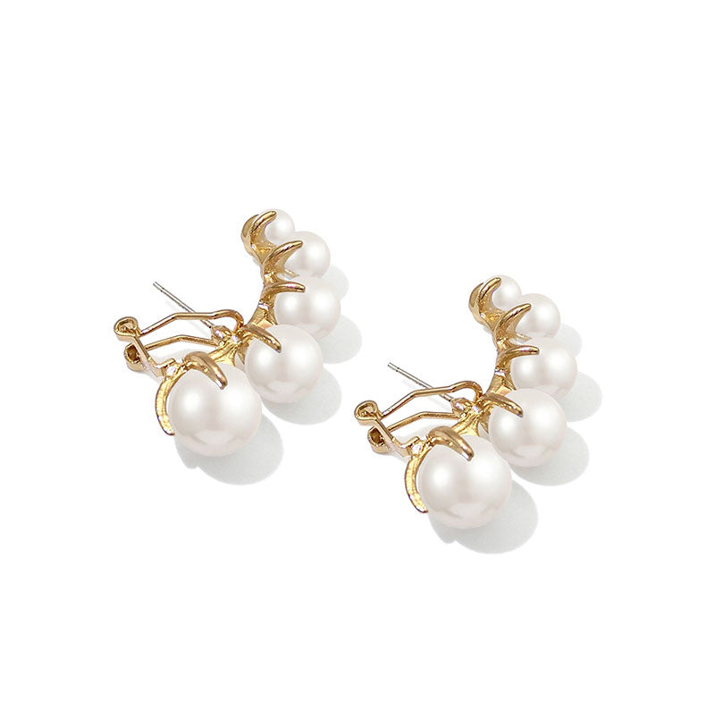 Curve Lined Pearls Clasp Stud Earrings – AHED Project